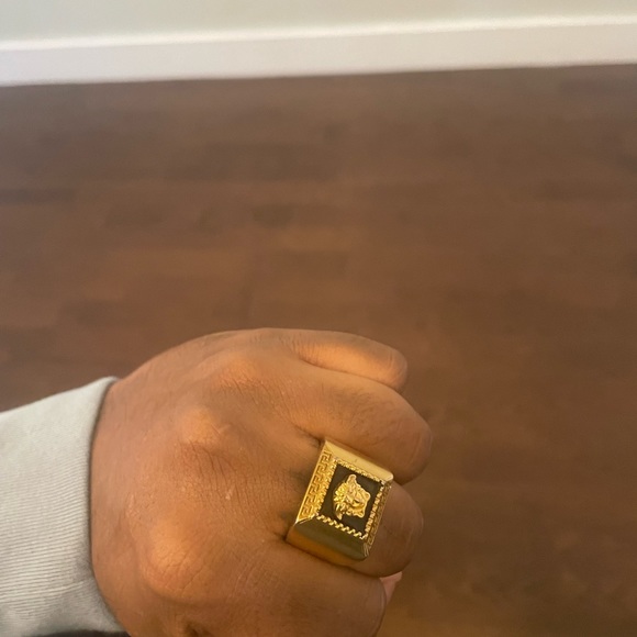 Versace Large Gold Ring - Picture 4 of 7